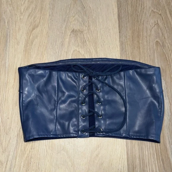 SOLD -PC - Picture 3 of 7